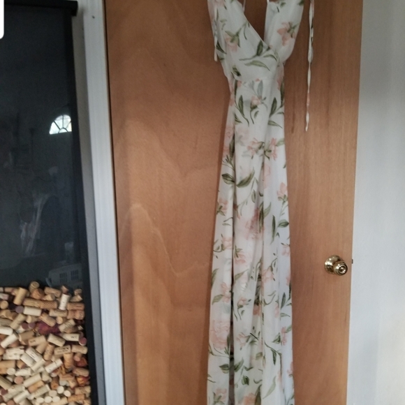 Lulu's white floral maxi, tie shoulder - Picture 4 of 4